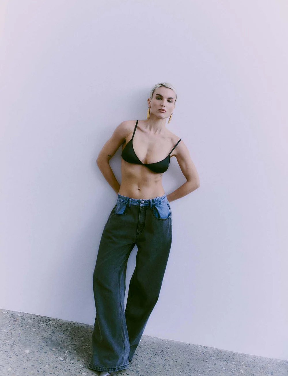 Copenhagen Muse - CMCHARLEE-JEANS - leveälahkeiset farkut - black denim w. washed blue - 4