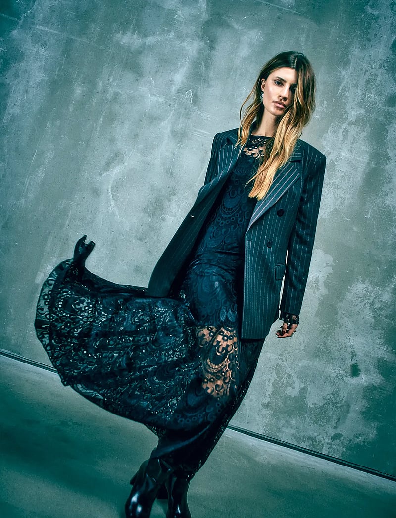 Copenhagen Muse - CMTAILOR-BLAZER - dubbelknäppta kavajer - black w. red pear - 3