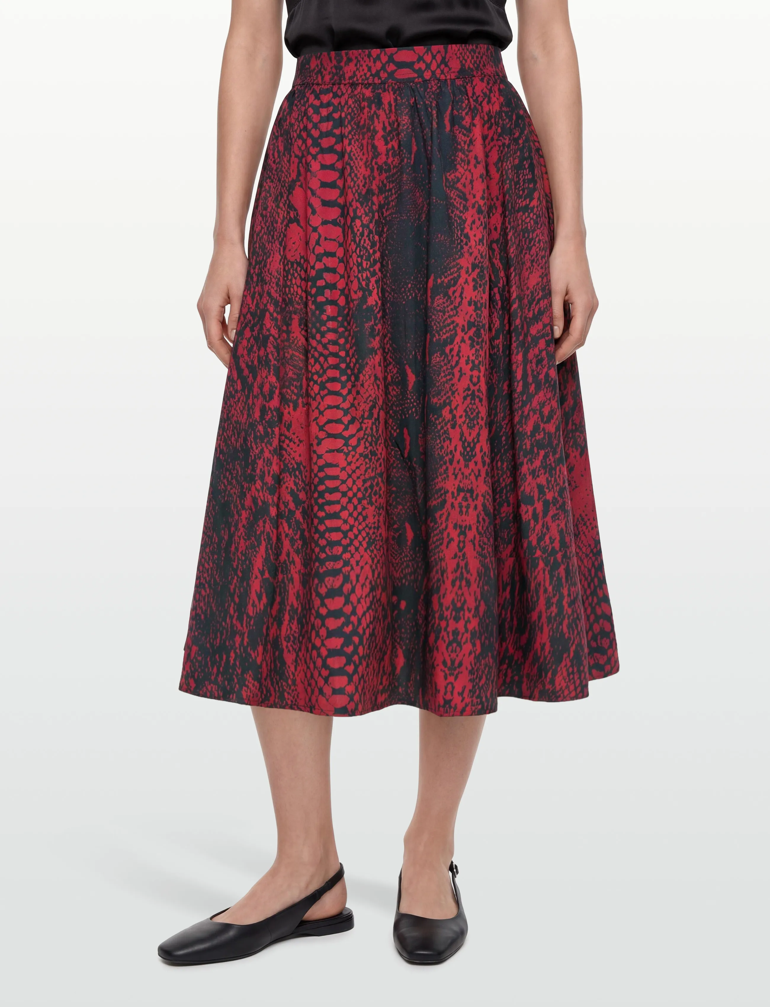 Copenhagen Muse - CMSHIRLEY-SKIRT is a balloon skirt in an premium material with elasticated back, - midi-röcke - red pear w. black - 3