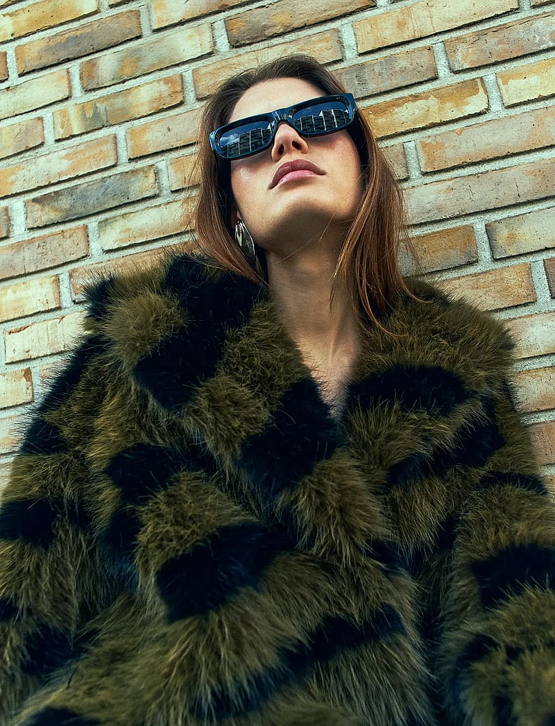 Copenhagen Muse - CMPLUSHY-JACKET - kunstkarusnahk - dark olive w. black - 4