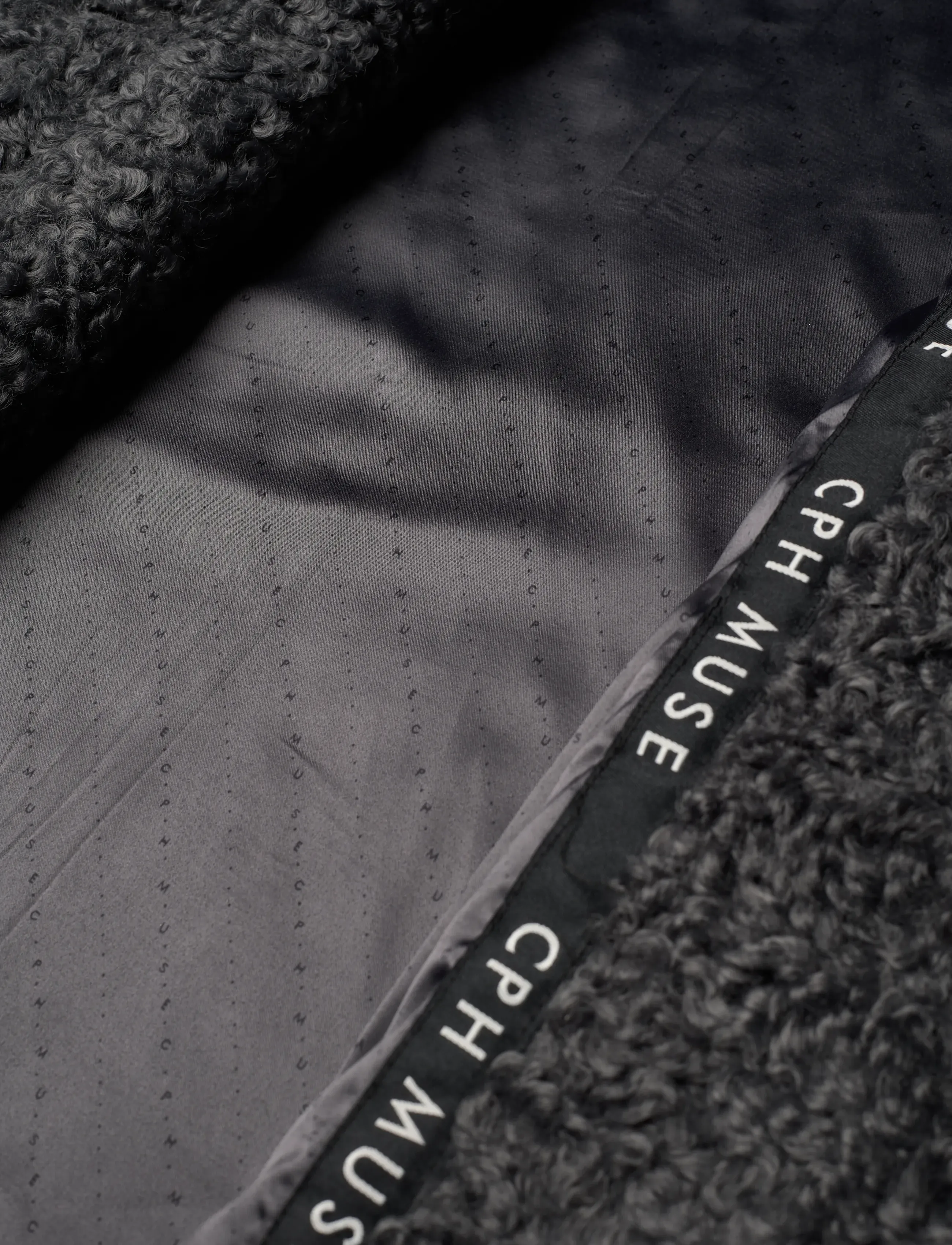 Copenhagen Muse - CMCURLY-COAT is a coat in a premium, curly material with wide shoulders, front p - kunstpelz - dark grey - 4