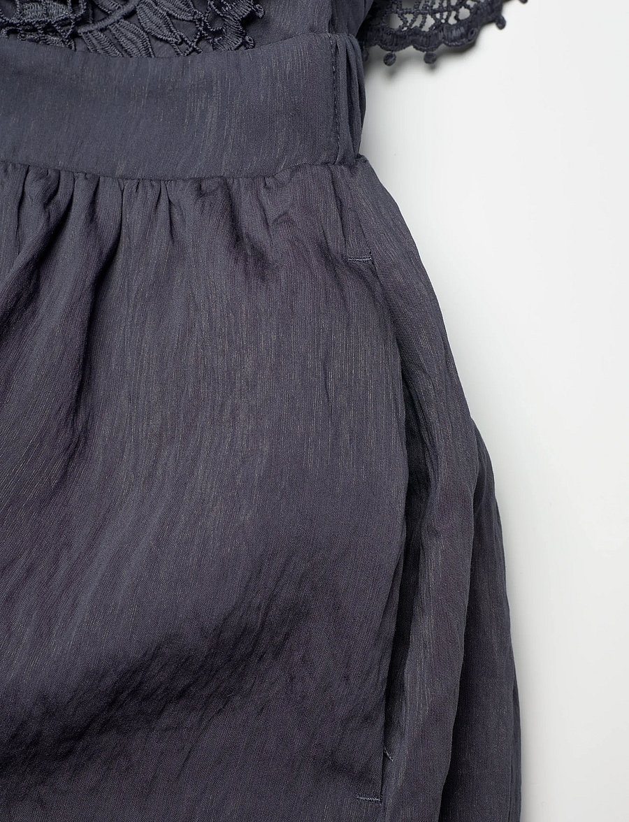 Copenhagen Muse - CMCOLE-DRESS - pitsimekot - india ink - 3