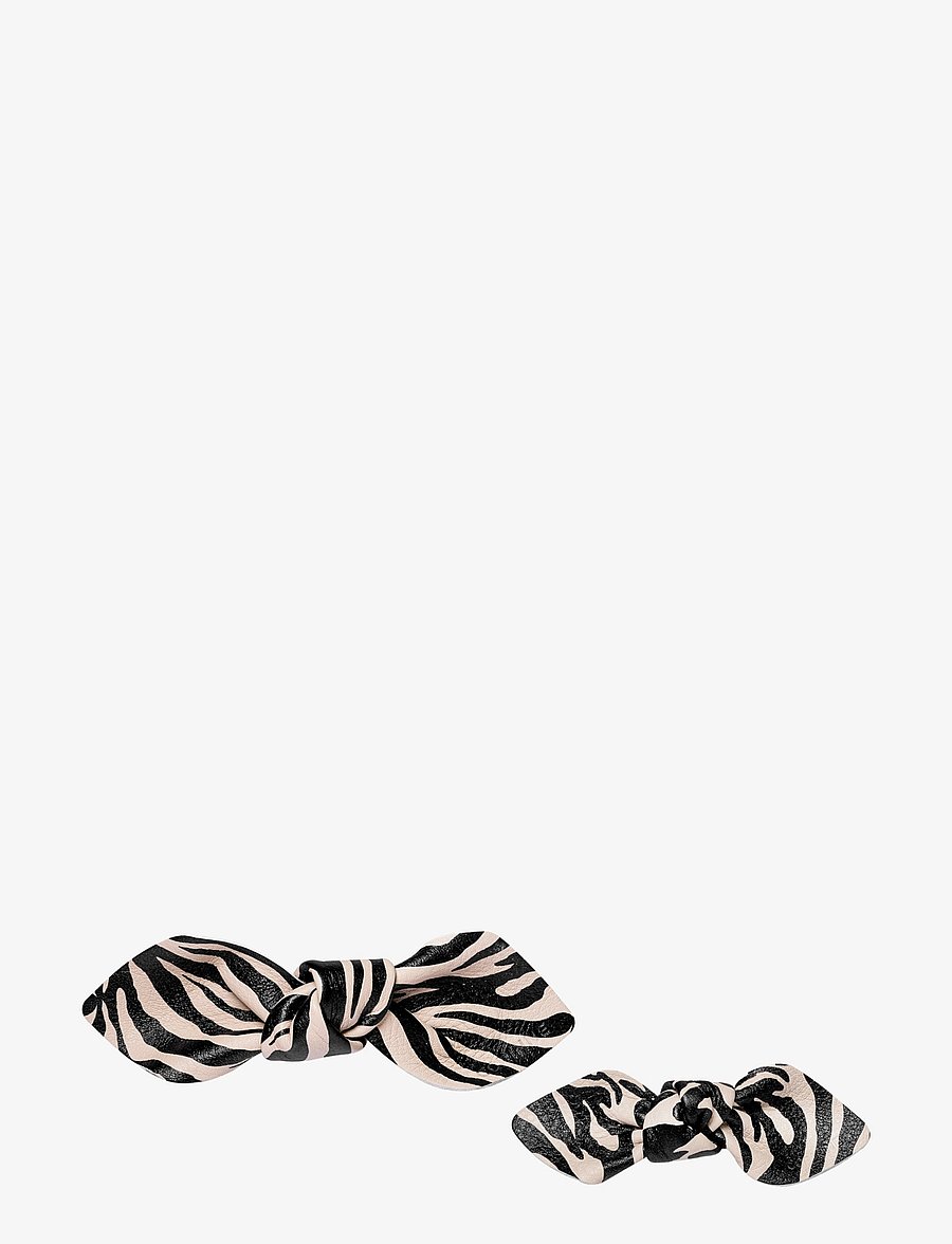 Corinne - Leather Bow Hair Clip Big and Small 2-pack - hårspænde - zebra - 0