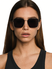 Corlin Eyewear - Iga - firkantede solbriller - iga black black - 3
