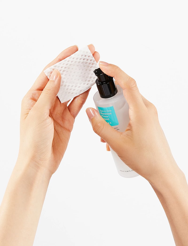 COSRX - Two In One Poreless Power Liquid - koorivad toonikud - white - 0