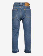 Costbart - CBErna Mom Fit Jeans - regular piegriezuma džinsa bikses - medium blue denim wash - 1