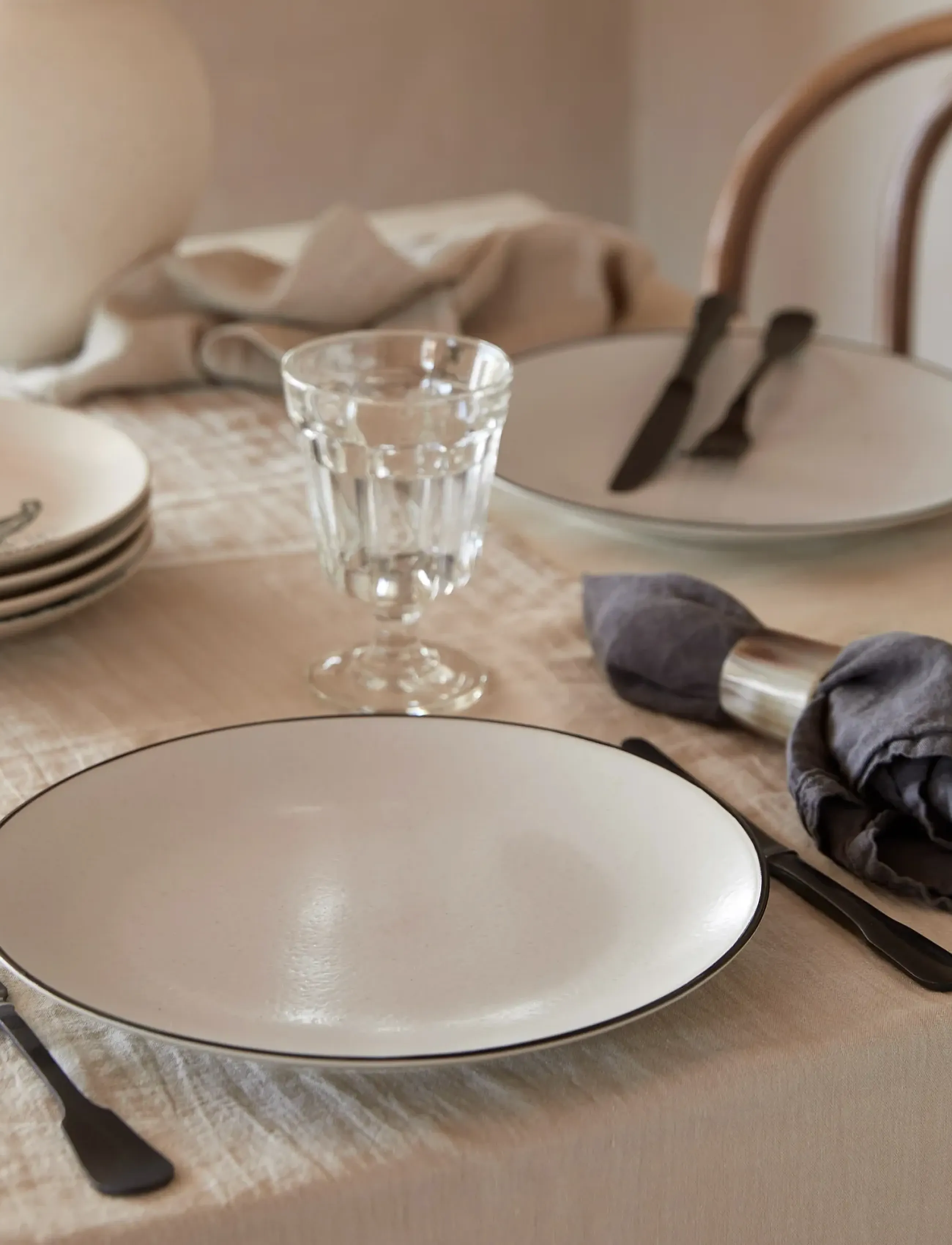 Costa Nova Augusta Middagstallerken, Ø 26.7 cm, Plates, Creme - Dinner Homeware