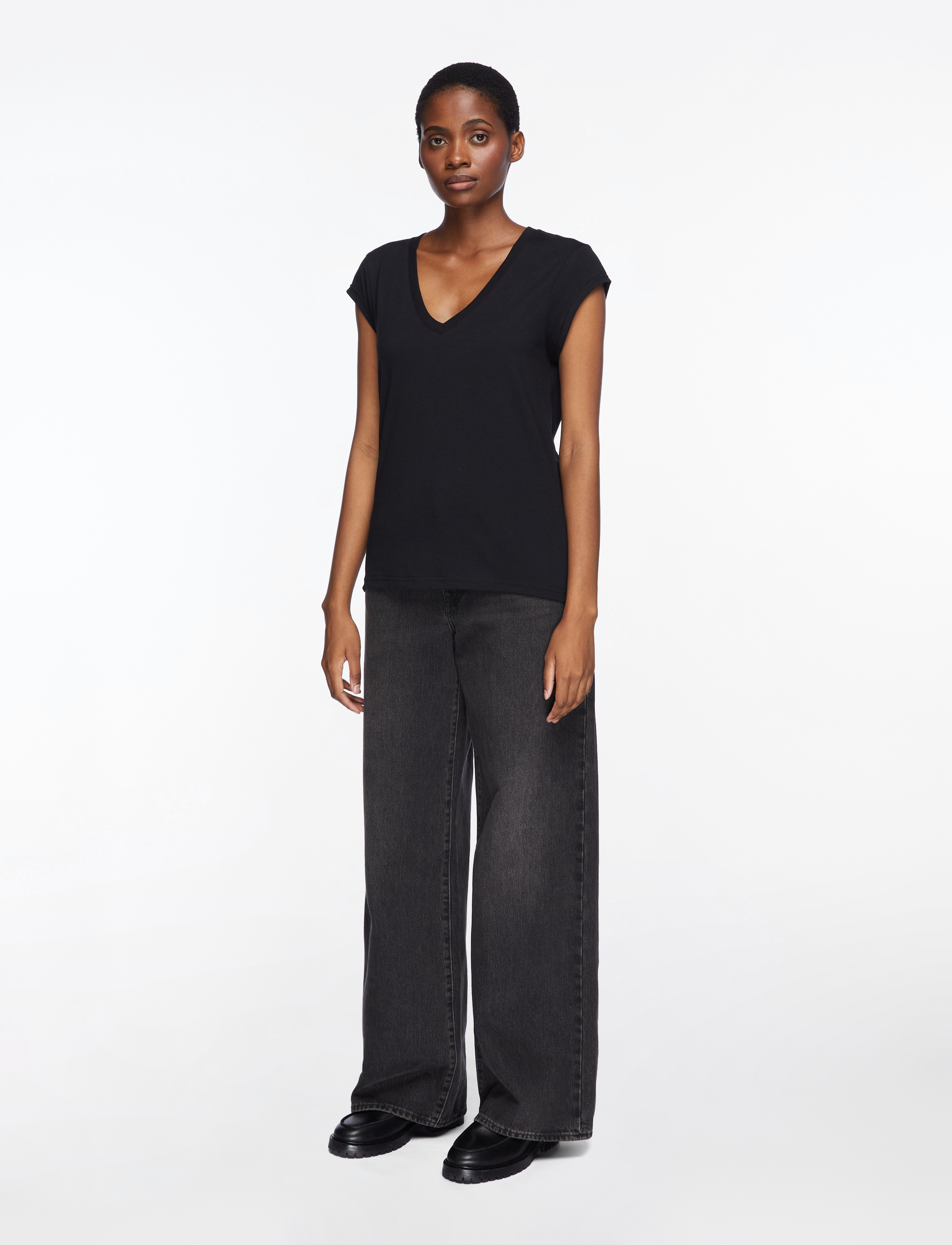 Coster Copenhagen - CC Heart basic v-neck t-shirt - t-shirts - black - 3