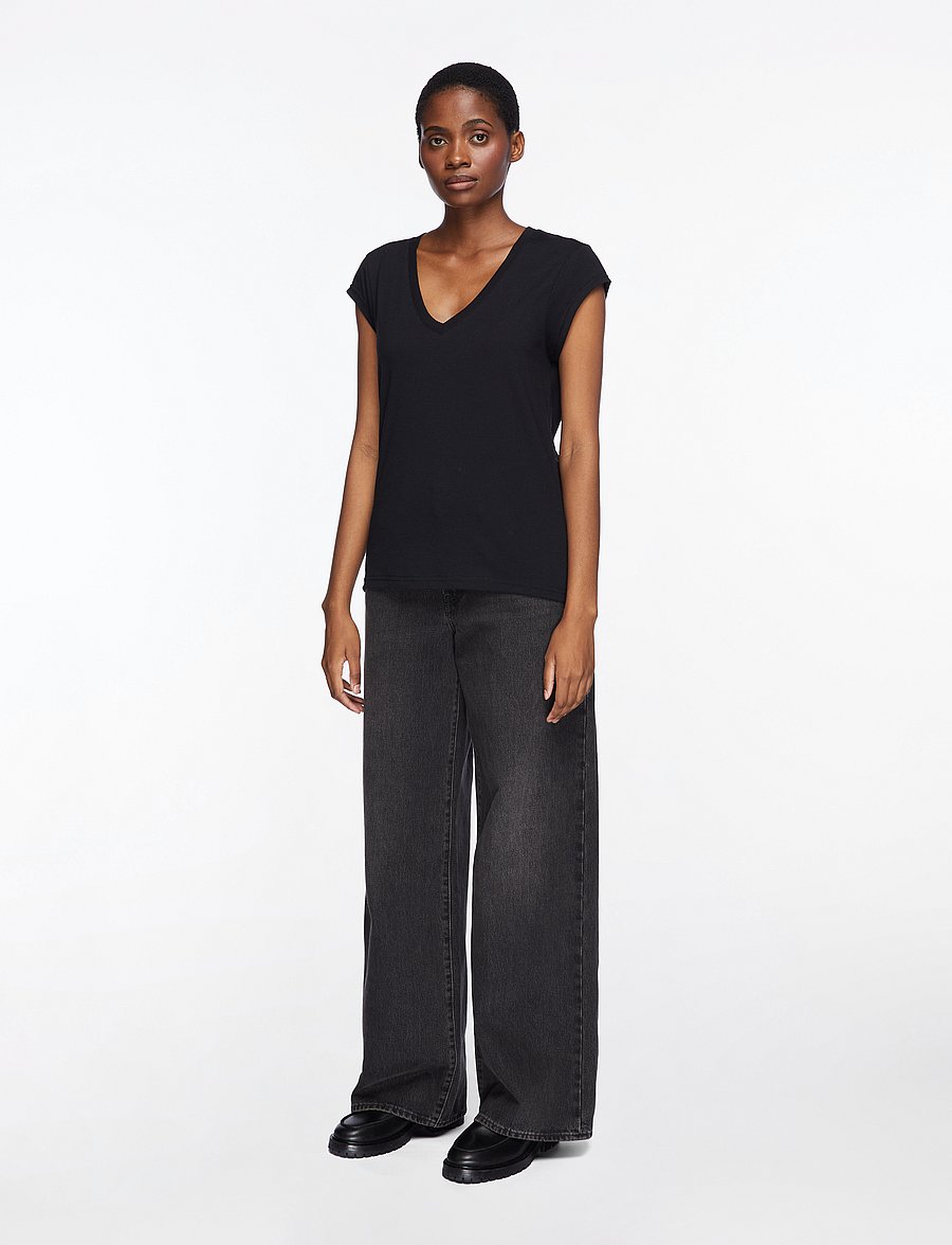 Coster Copenhagen - CC Heart basic v-neck t-shirt - t-shirts - black - 3