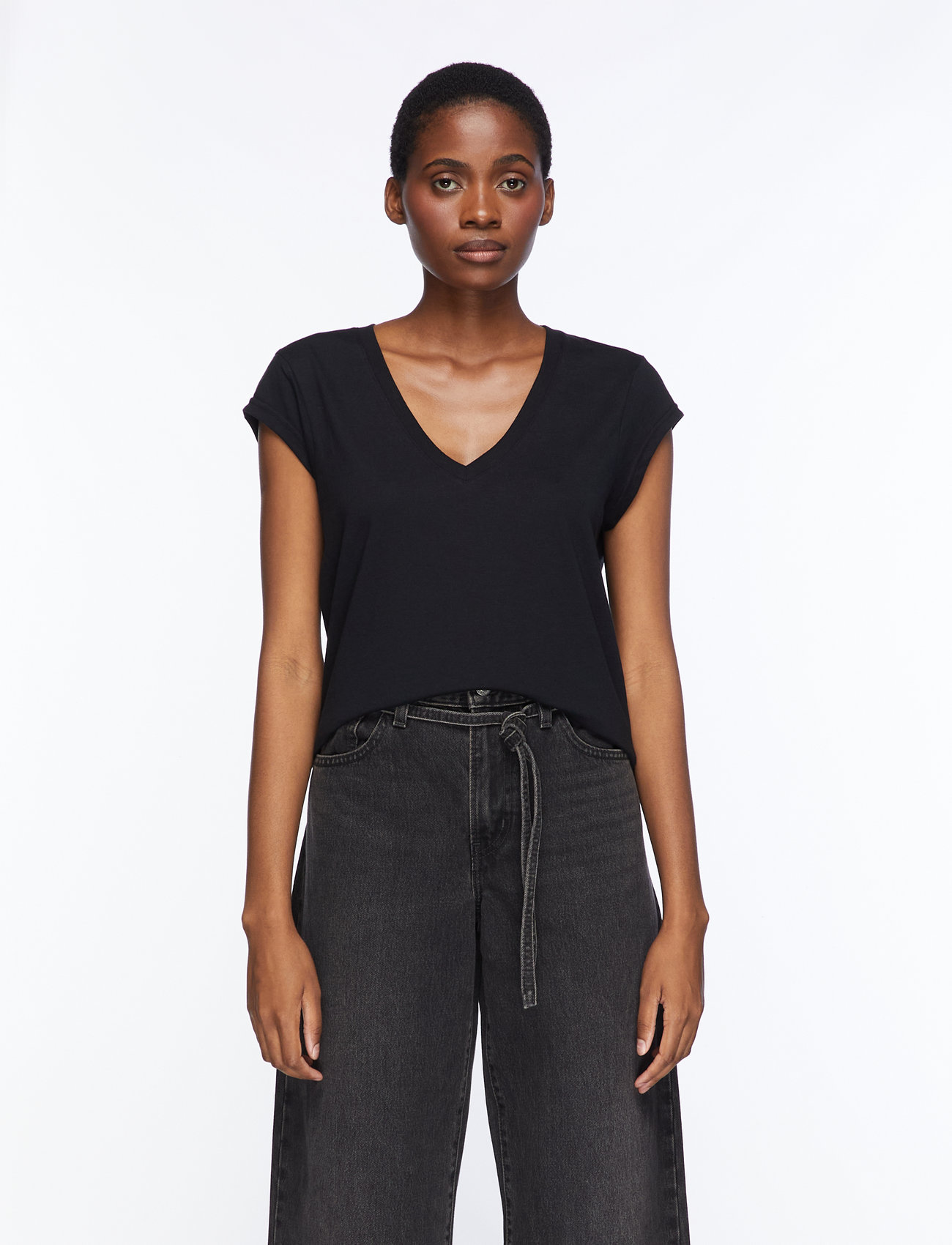 Coster Copenhagen - CC Heart basic v-neck t-shirt - t-shirts - black - 0