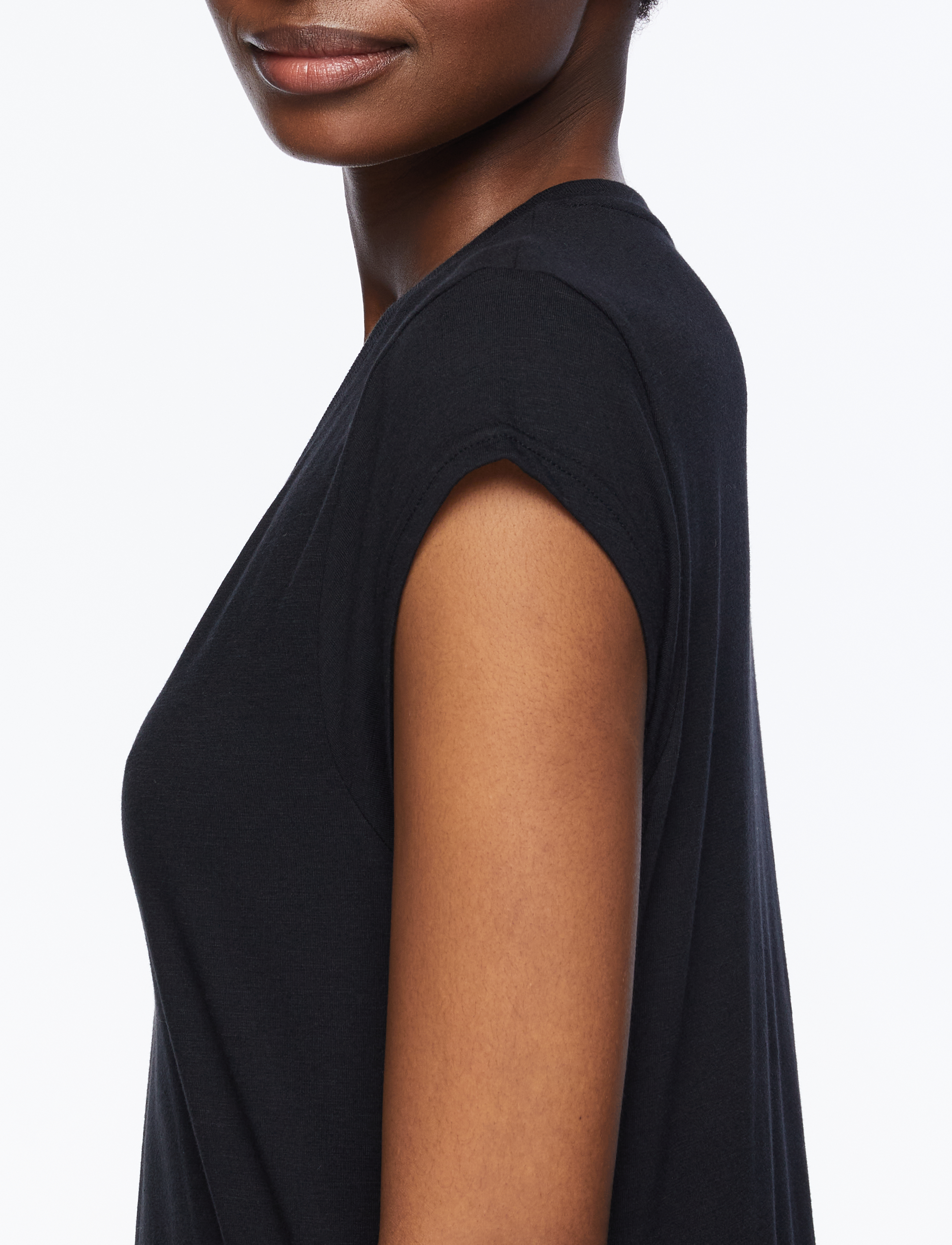 Coster Copenhagen Cc Heart Basic V-Neck T-Shirt dam – bild 7
