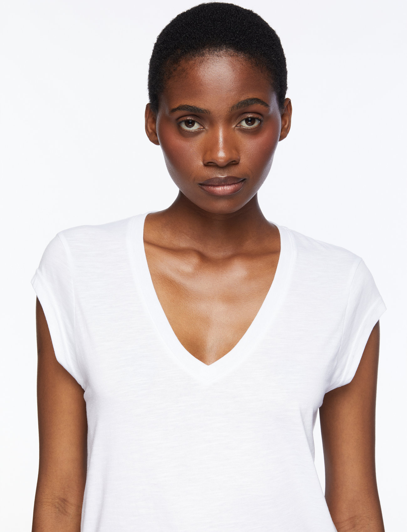 Coster Copenhagen - CC Heart basic v-neck t-shirt - t-shirts - white - 5