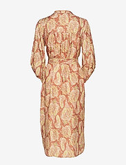 Coster Copenhagen - Dress w. long sleeves in paisley pr - midi kjoler - paisley print - 1