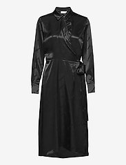 Coster Copenhagen - Dress w. belt - skjortklänningar - black - 0