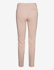 Coster Copenhagen - Pants with press folds - LUCIA fit - slim fit hosen - cream/pink check - 1