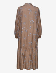 Coster Copenhagen - Long dress in graphic flower print - shirt dresses - graphic flower print - 1