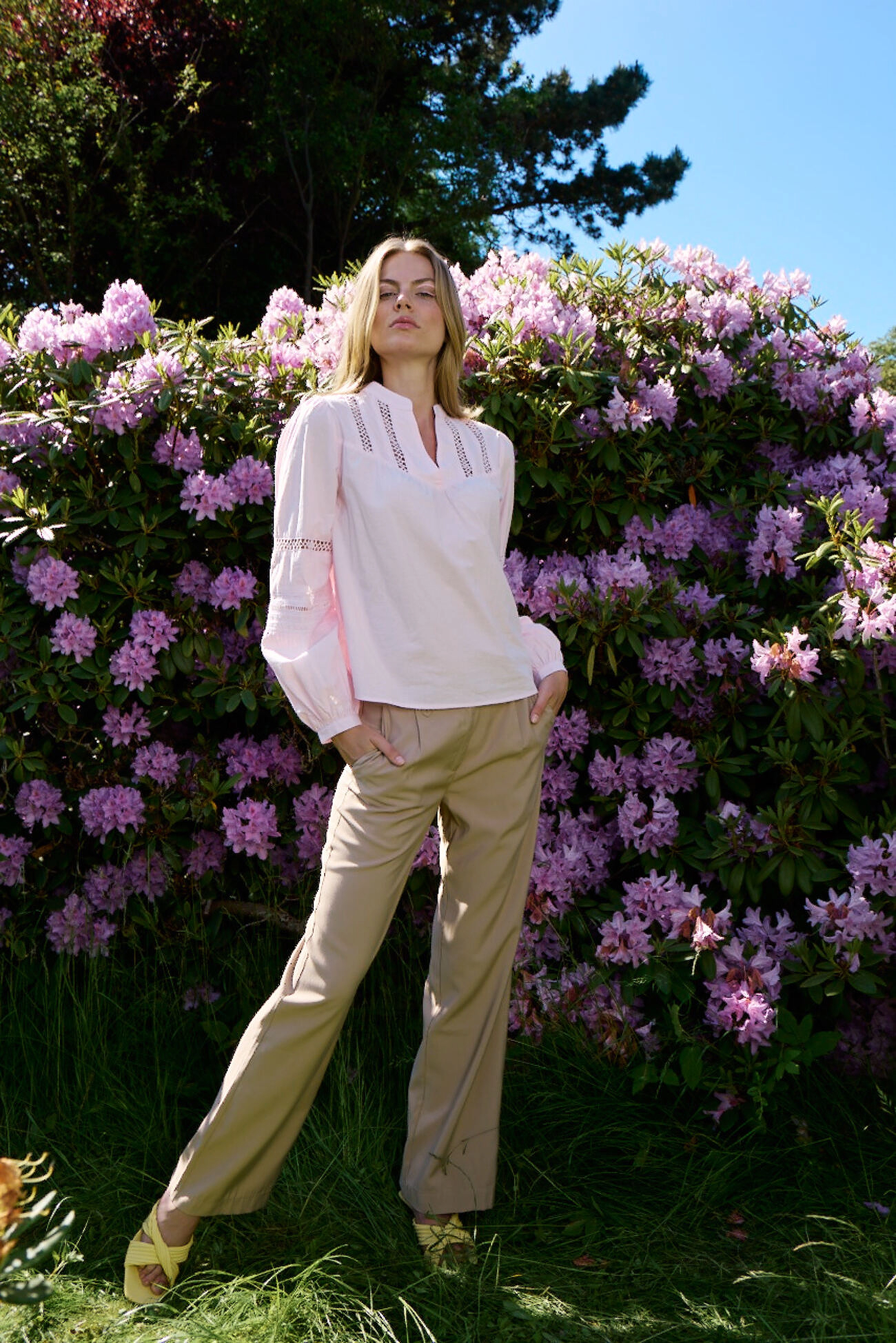 Coster Copenhagen - Blouse with lace inserts - cloud rose - 2