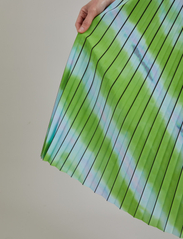 Coster Copenhagen - Pleated skirt in faded stripe print - vidutinio ilgio sijonai - faded stripe print - 4