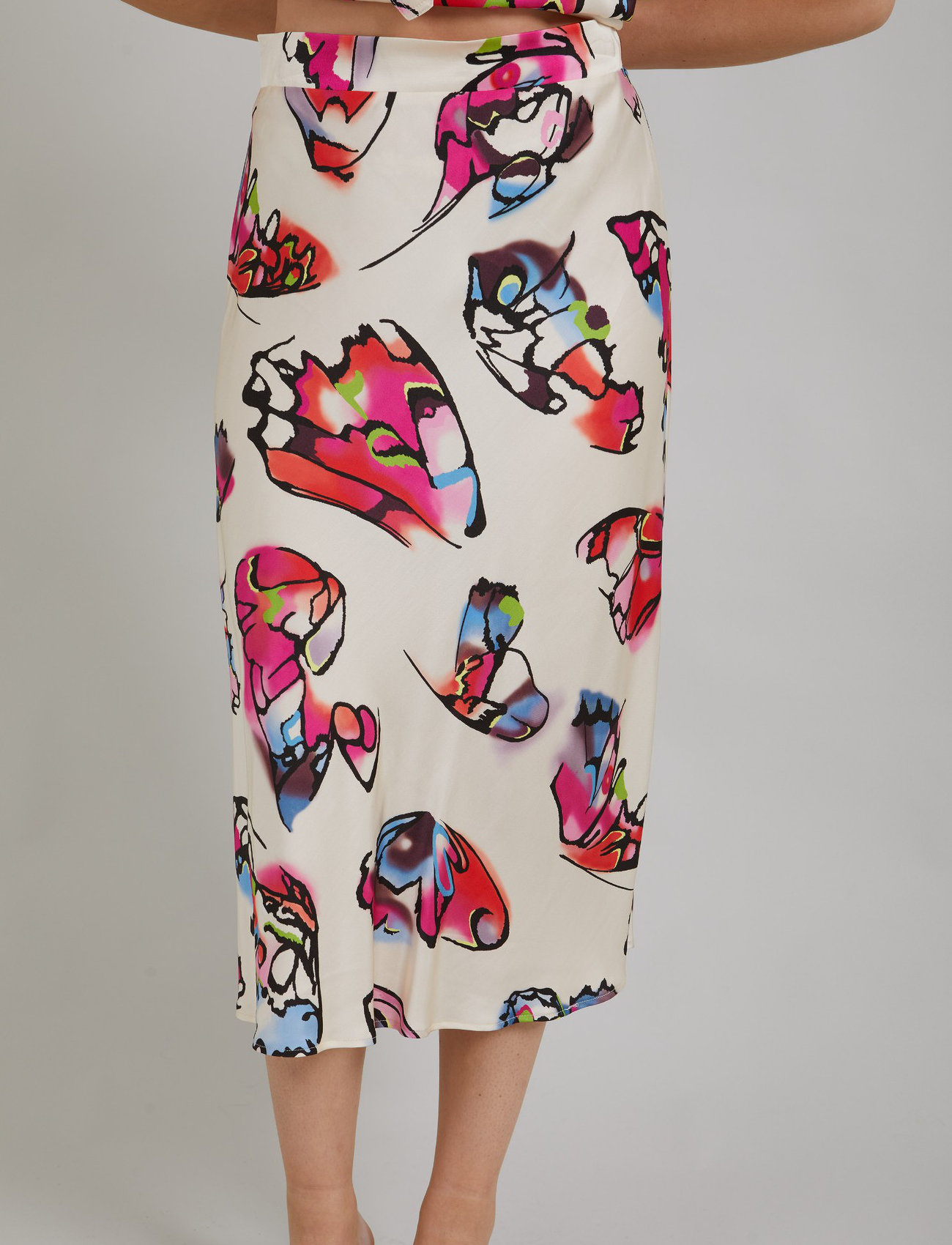 Coster Copenhagen - Skirt in butterfly print - satinnederdele - butterfly print - 0