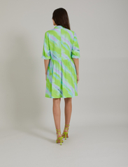 Coster Copenhagen - Dress in faded stripe print - hemdkleider - faded stripe print - 4