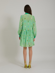 Coster Copenhagen - Short dress with dot texture - skjortekjoler - dot texture - 5