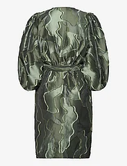 Coster Copenhagen - Wrap dress with balloon sleeves - festtøj til outletpriser - forrest green - 1