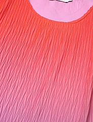 Coster Copenhagen - Plissé dress in dip dye - sommerkleider - two color plisse - 2