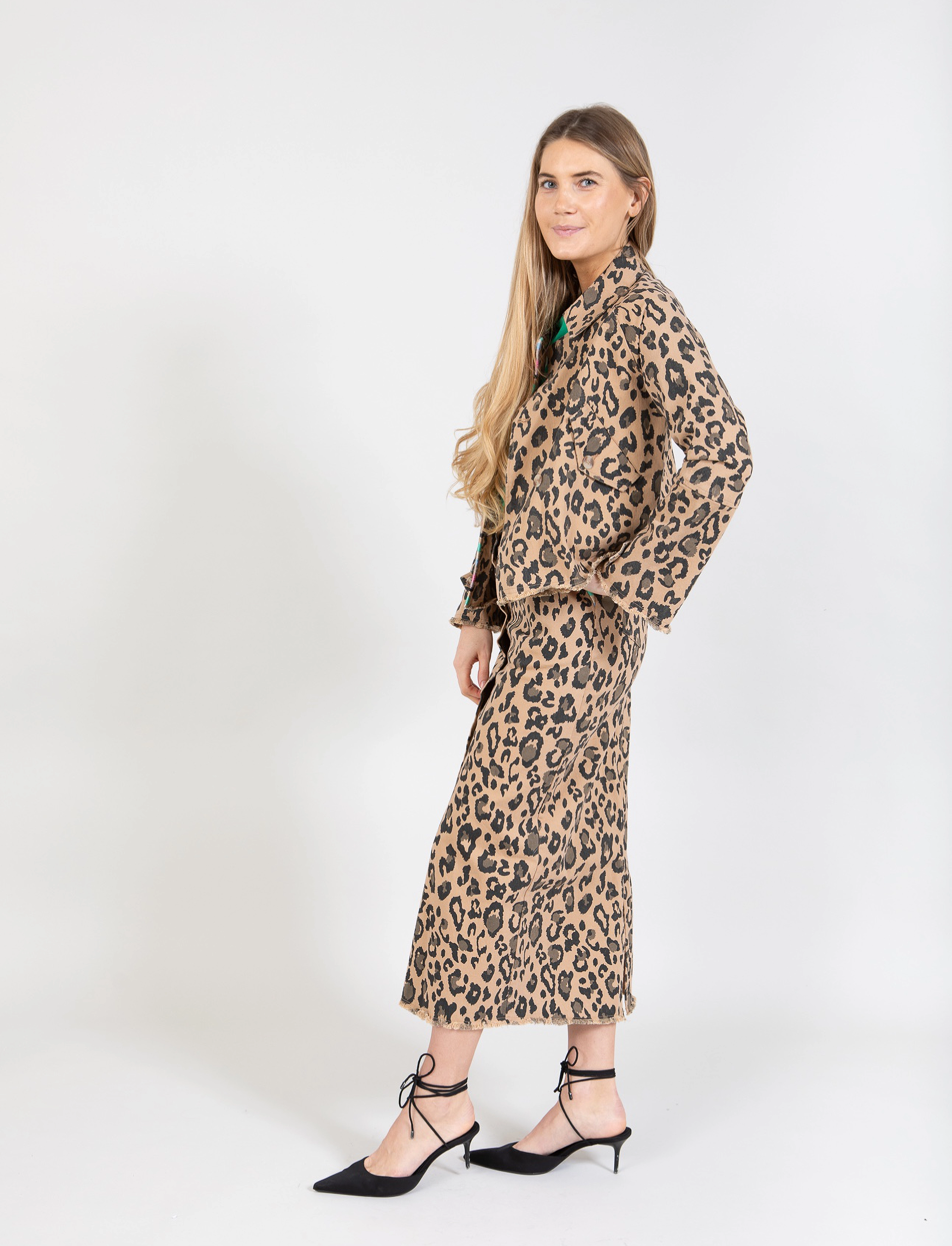 Coster Copenhagen - Skirt in blurry leo print - midi nederdele - blurry leo print - 3