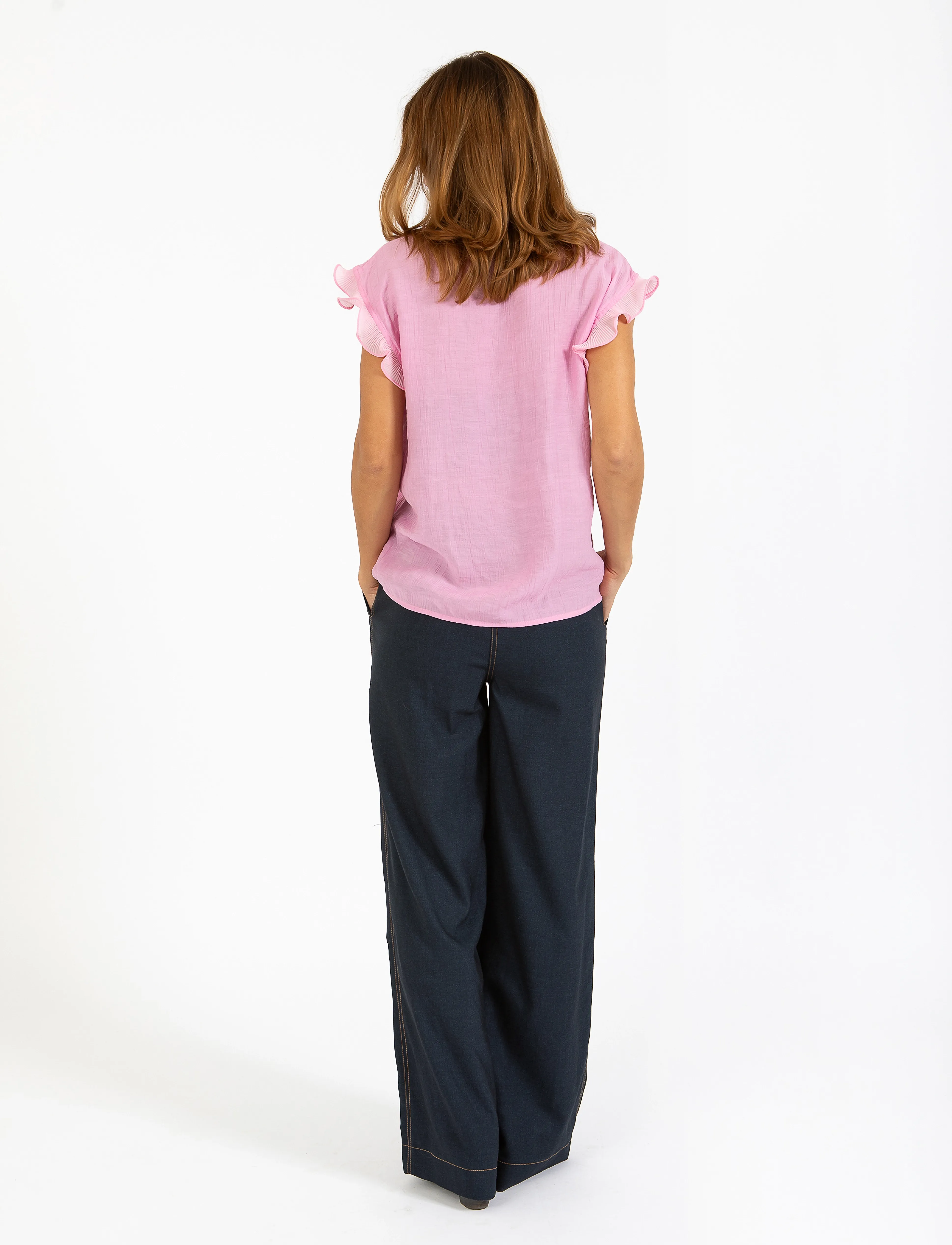 Coster Copenhagen - Top with ruffles in v-neck - Ärmellose blusen - magenta - 3