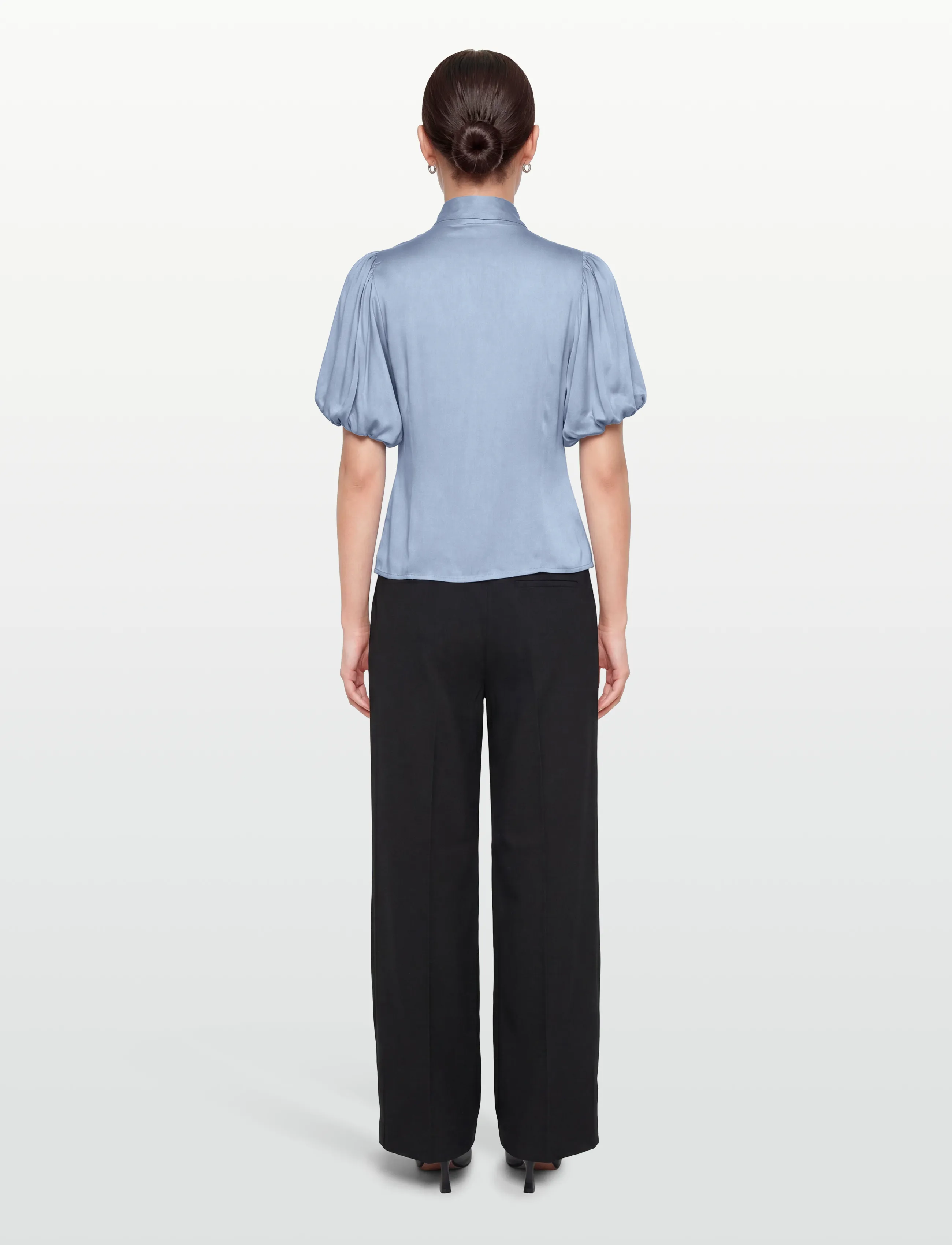 Coster Copenhagen - Blouse with ribbon collar - lyhythihaiset puserot - bright blue - 4