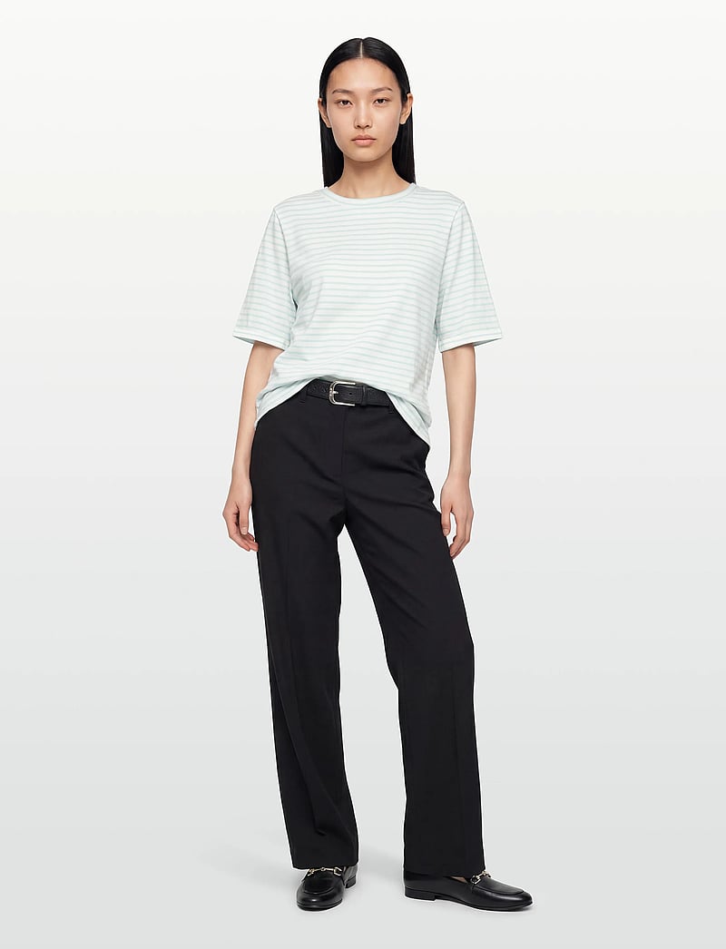 Coster Copenhagen - SILLA stripe t-shirt - Mid sleeve - t-shirts - light blue / white stripe - 0