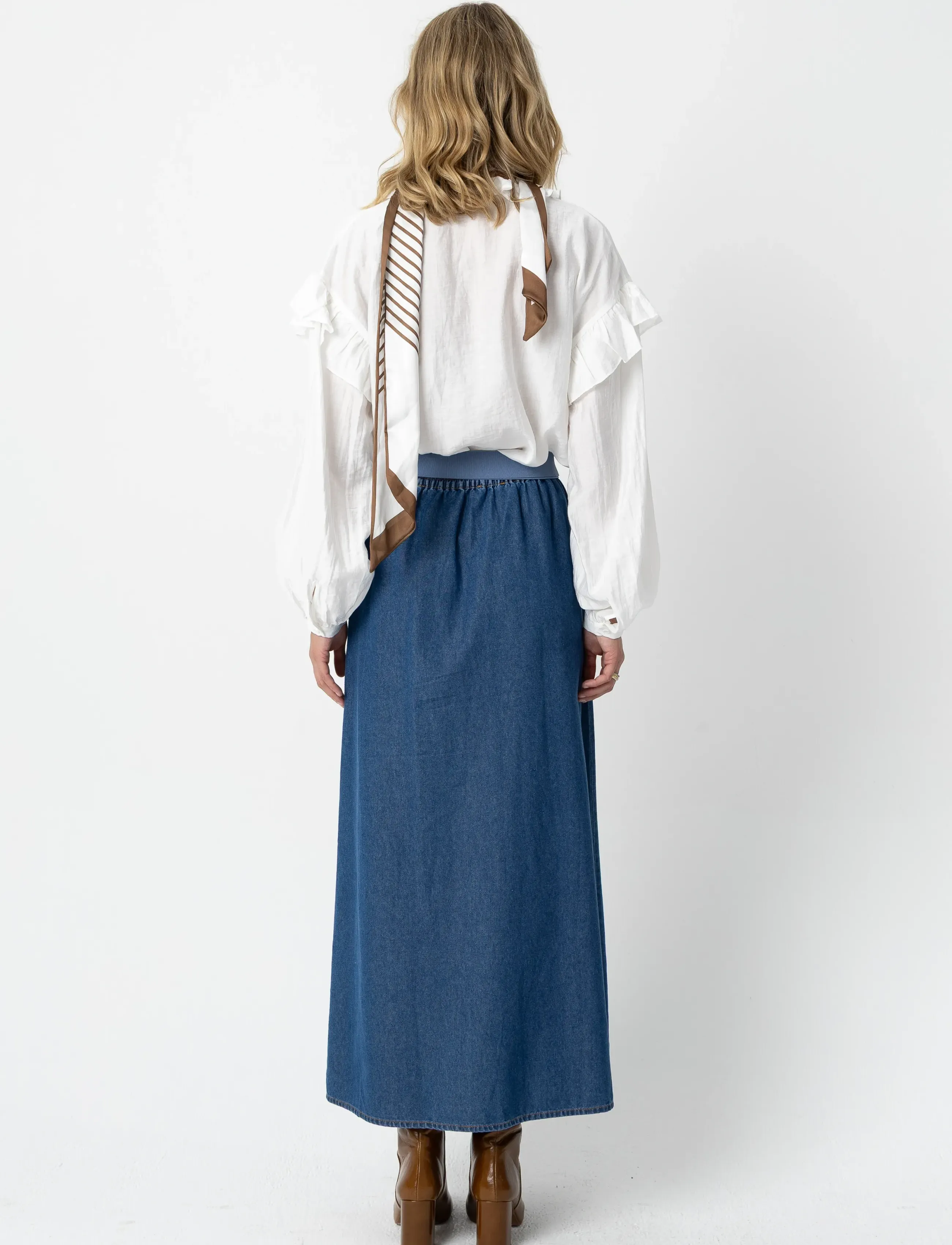 Coster Copenhagen - Longsleeved blouse with frills - langärmelige blusen - off white - 3