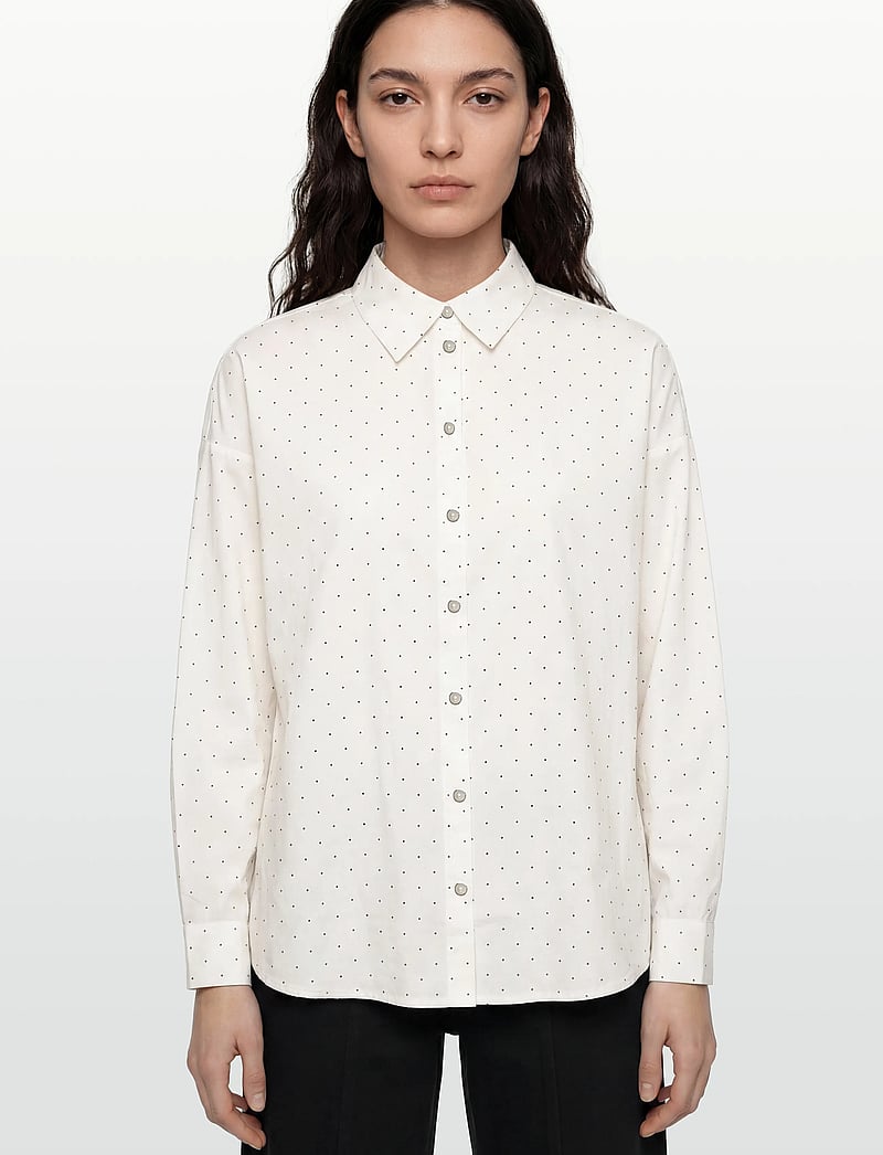 Coster Copenhagen - Shirt with dots -Boxy - langärmlige hemden - sand / white dot - 3