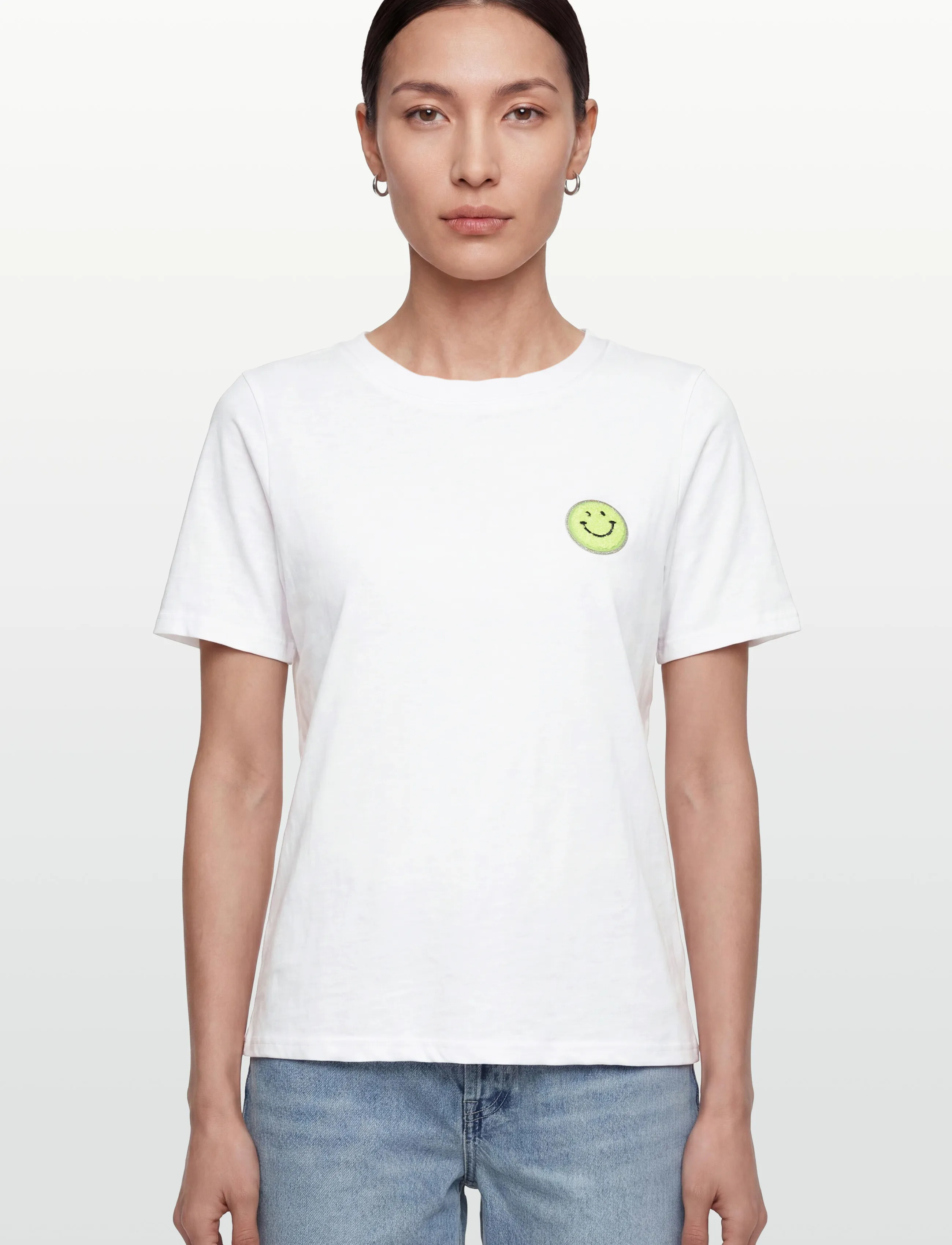 Coster Copenhagen - CC SMILE t-shirt - Mid sleeve - t-shirts - white - 200 (green smiley) - 3