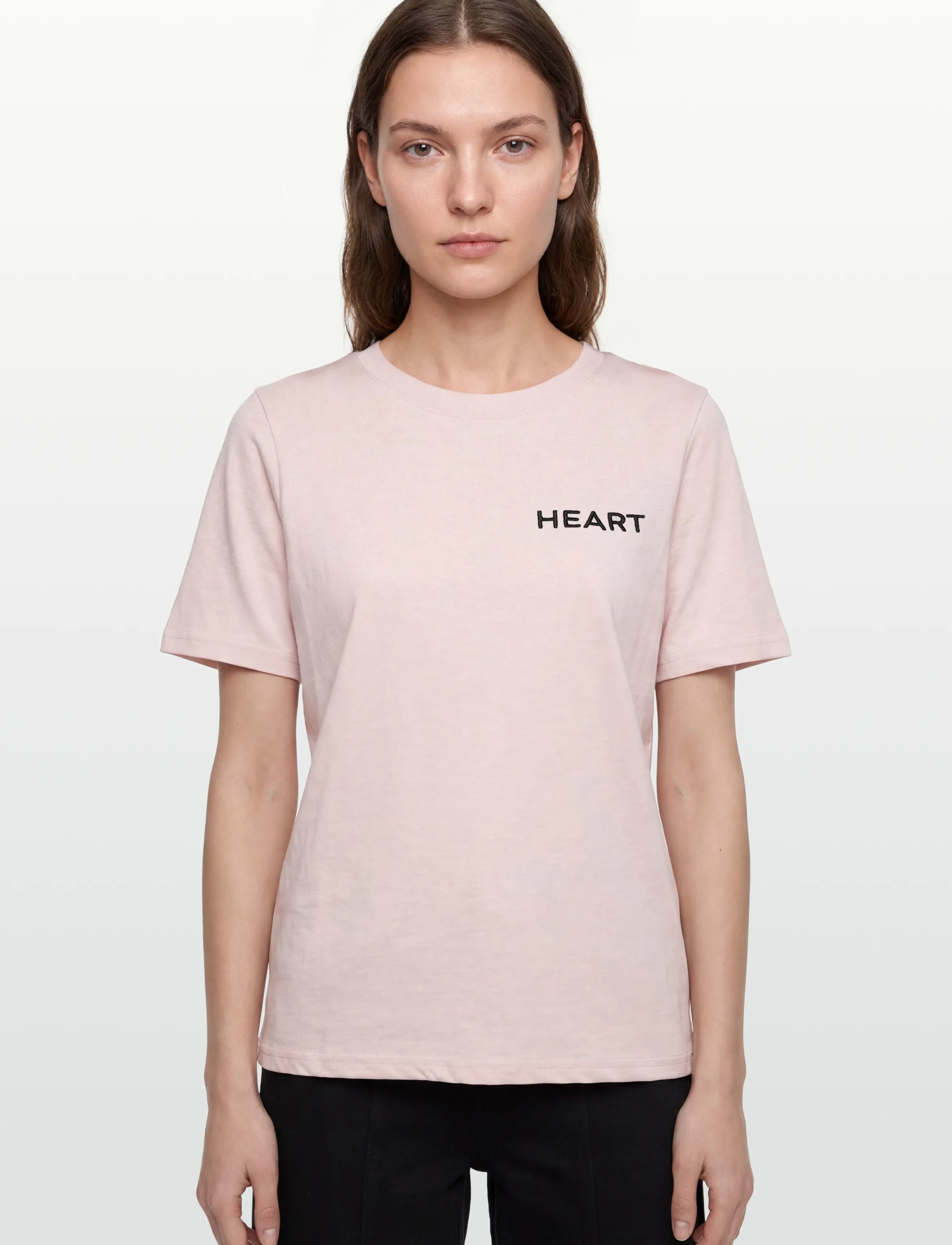 Coster Copenhagen - Tee with Heart embroidery - t-shirts - daisy pink - 3