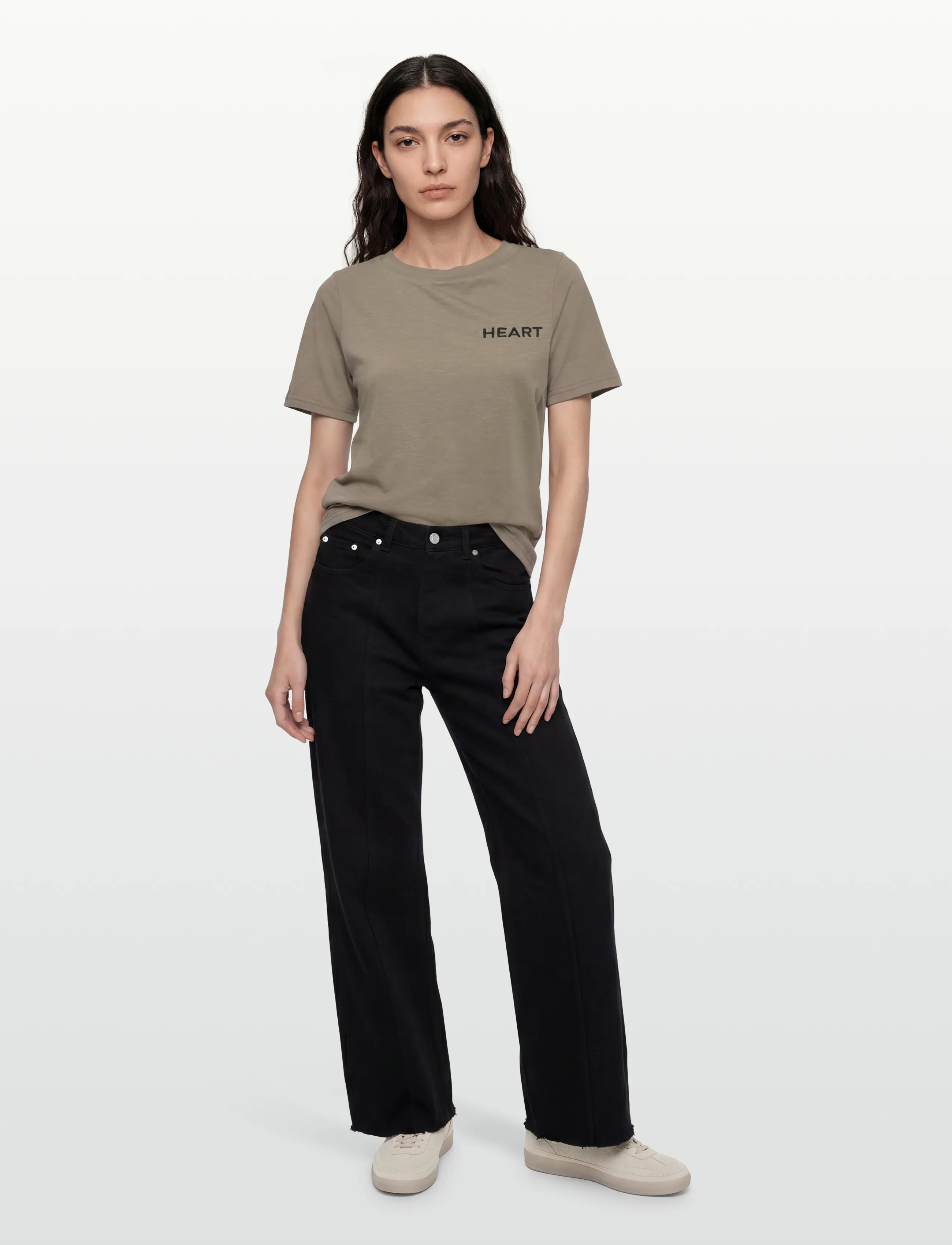 Coster Copenhagen Tee With Heart Embroidery, XXL, Khaki green, T-Shirts & Toppe > Kortærmede, Dame