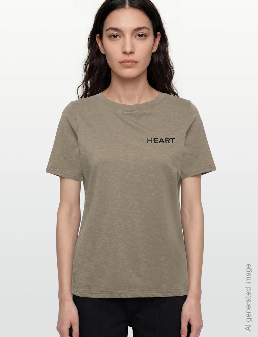 Coster Copenhagen - Tee with Heart embroidery - t-shirts - dusty olive - 3