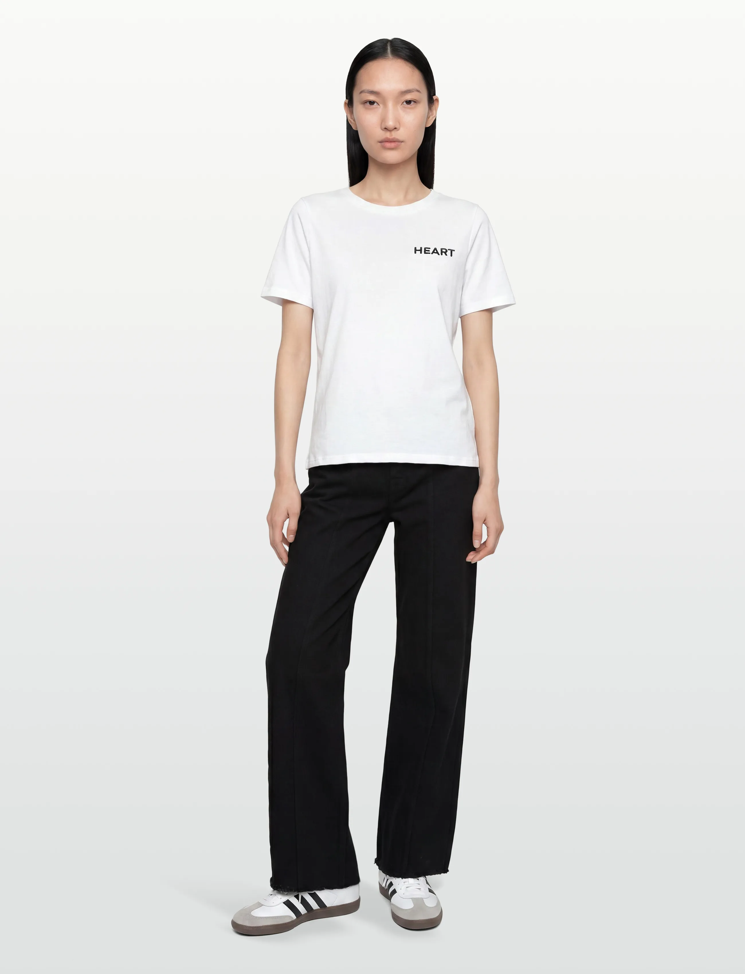 Coster Copenhagen Tee With Heart Embroidery, XS, White, T-Shirts & Toppe > Kortærmede, Dame