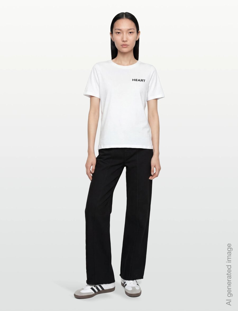 Coster Copenhagen - Tee with Heart embroidery - t-särgid - white - 0