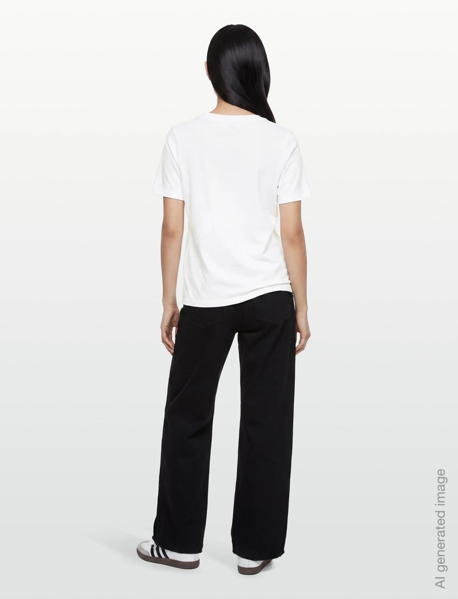 Coster Copenhagen - Tee with Heart embroidery - t-särgid - white - 4