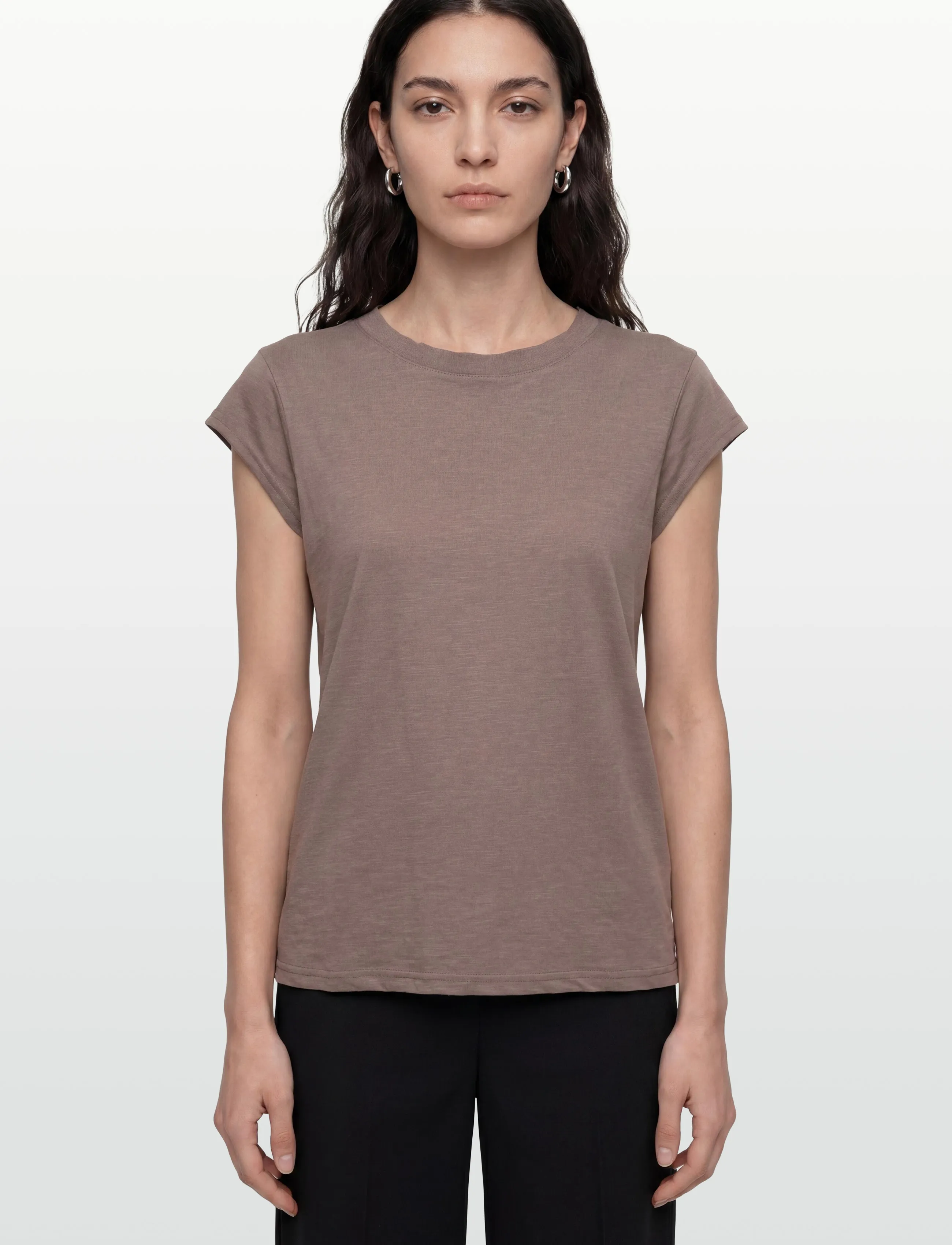Coster Copenhagen - CC Heart basic round-neck t-shirt - t-shirts - dark mud - 3