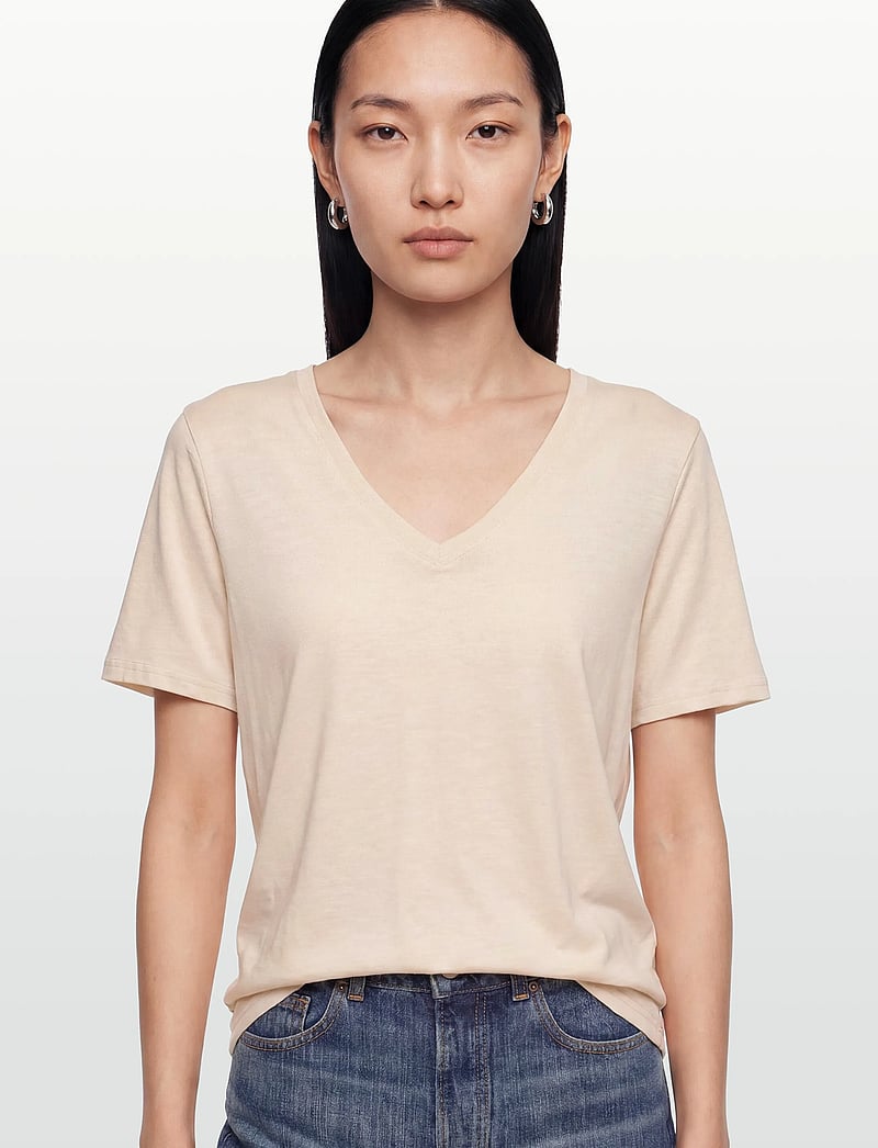 Coster Copenhagen - CC Heart basic regular v-neck t-shi - t-krekli - creme - 3