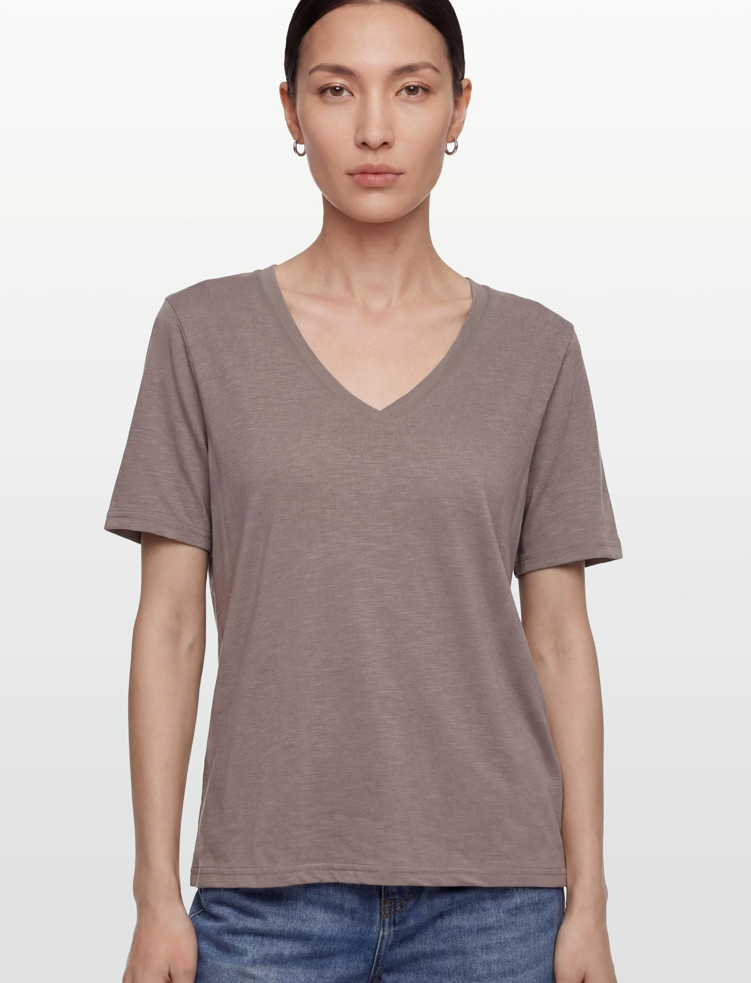 Coster Copenhagen - CC Heart basic regular v-neck t-shi - t-shirts - dark mud - 3