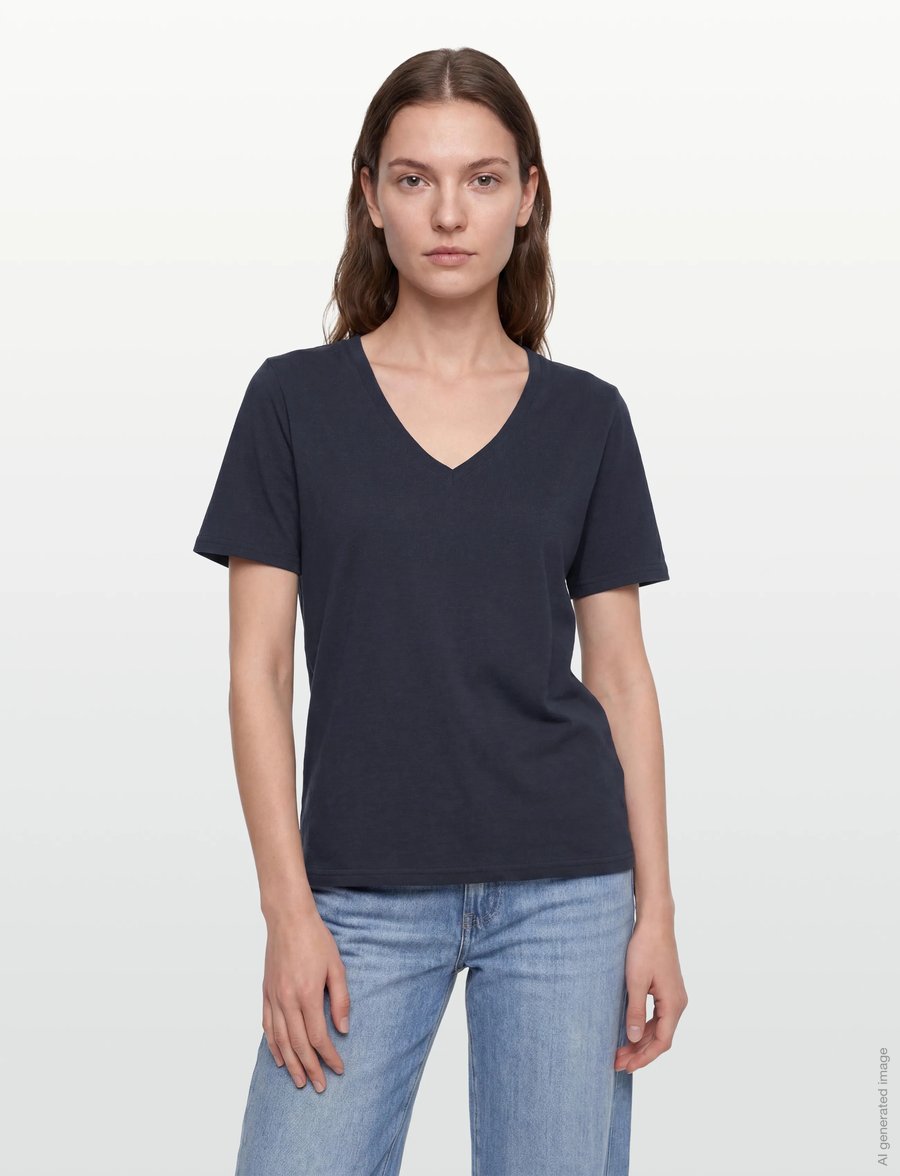 Coster Copenhagen - CC Heart basic regular v-neck t-shi - t-shirts - night sky blue - 3