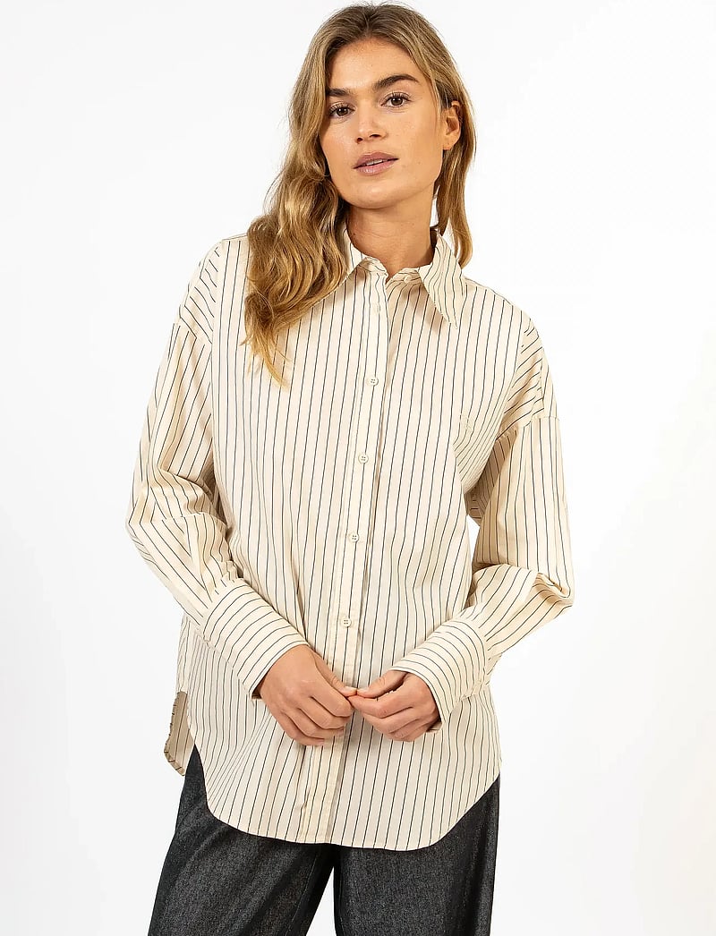 Coster Copenhagen - CC Heart GRACIE stripe loose shirt - langärmlige hemden - creme stripes - 0