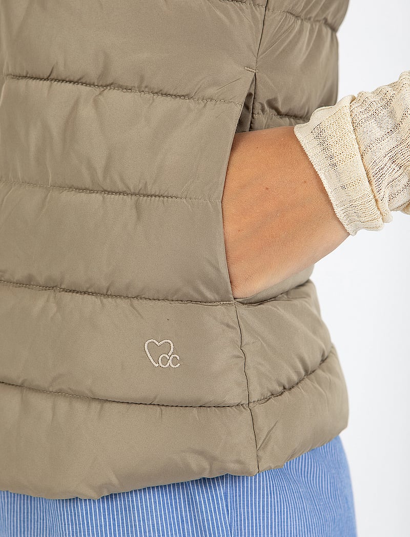 Coster Copenhagen - CC Heart ASTA quiltet vest - höstjackor - sand olive - 5