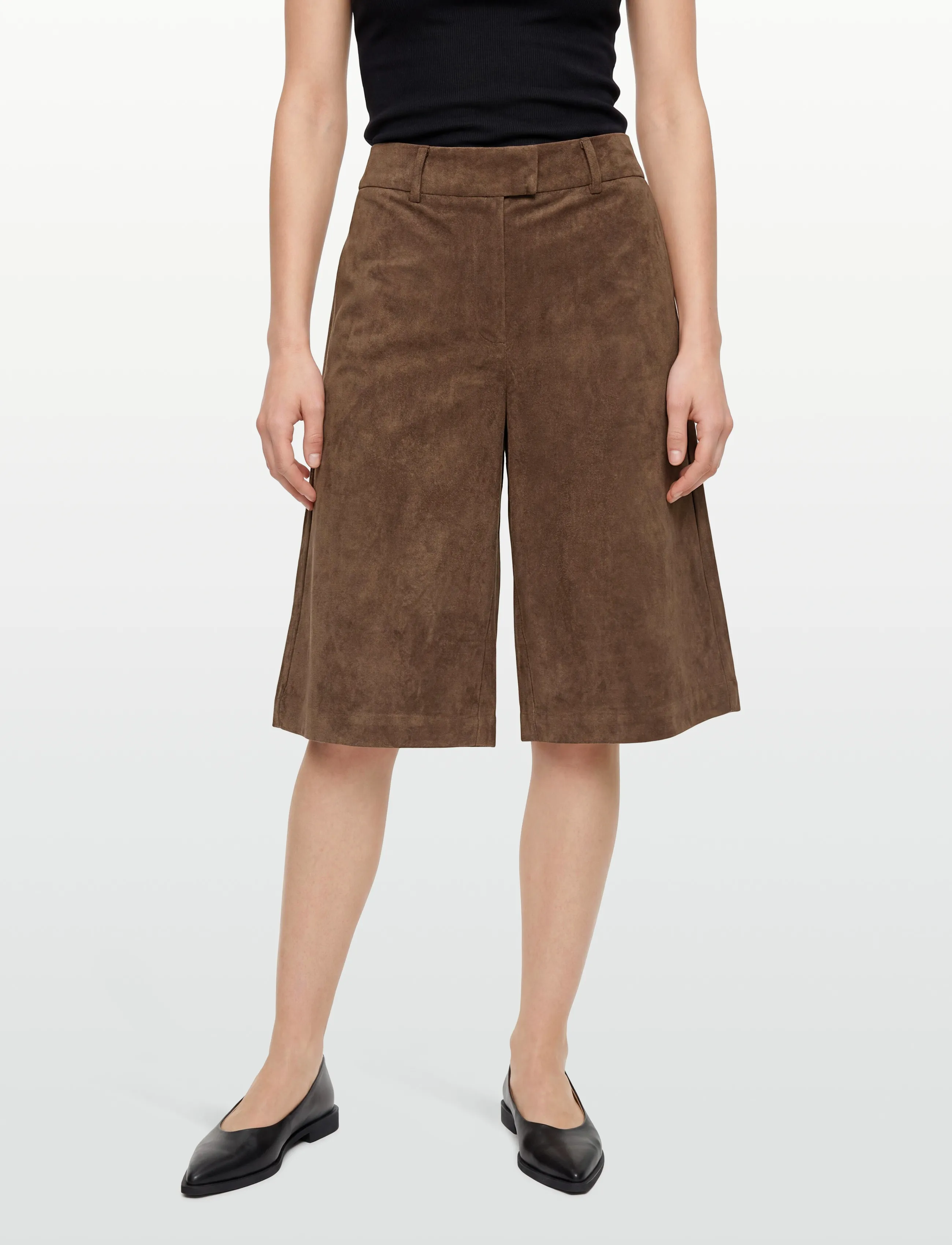 Coster Copenhagen - Faux suede shorts - rennot shortsit - dark brown - 3