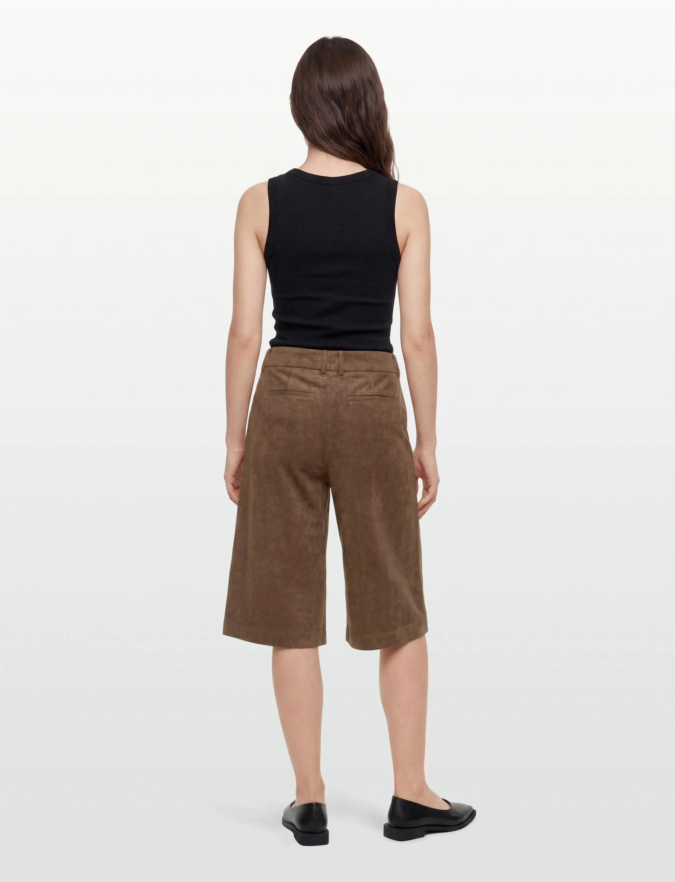 Coster Copenhagen - Faux suede shorts - rennot shortsit - dark brown - 4