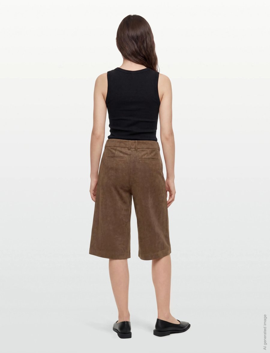 Coster Copenhagen - Faux suede shorts - rennot shortsit - dark brown - 4