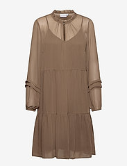 Coster Copenhagen - Dress in Recycled polyester - midi kjoler - mud brown - 0